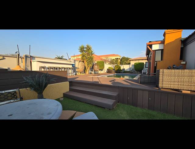 4 BEDROOM FREESTANDING FOR SALE IN BENDOR